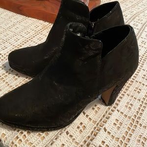 Black ankle boots women